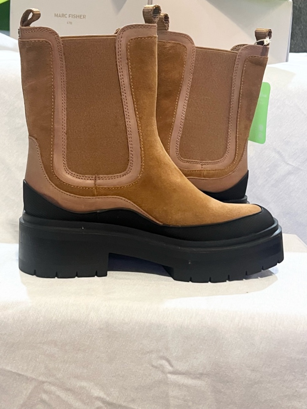 Sam Edelman Lilia Chelsea Tan Suede & Black Lug Sole Platform Ankle Boot NWT - Picture 7 of 10